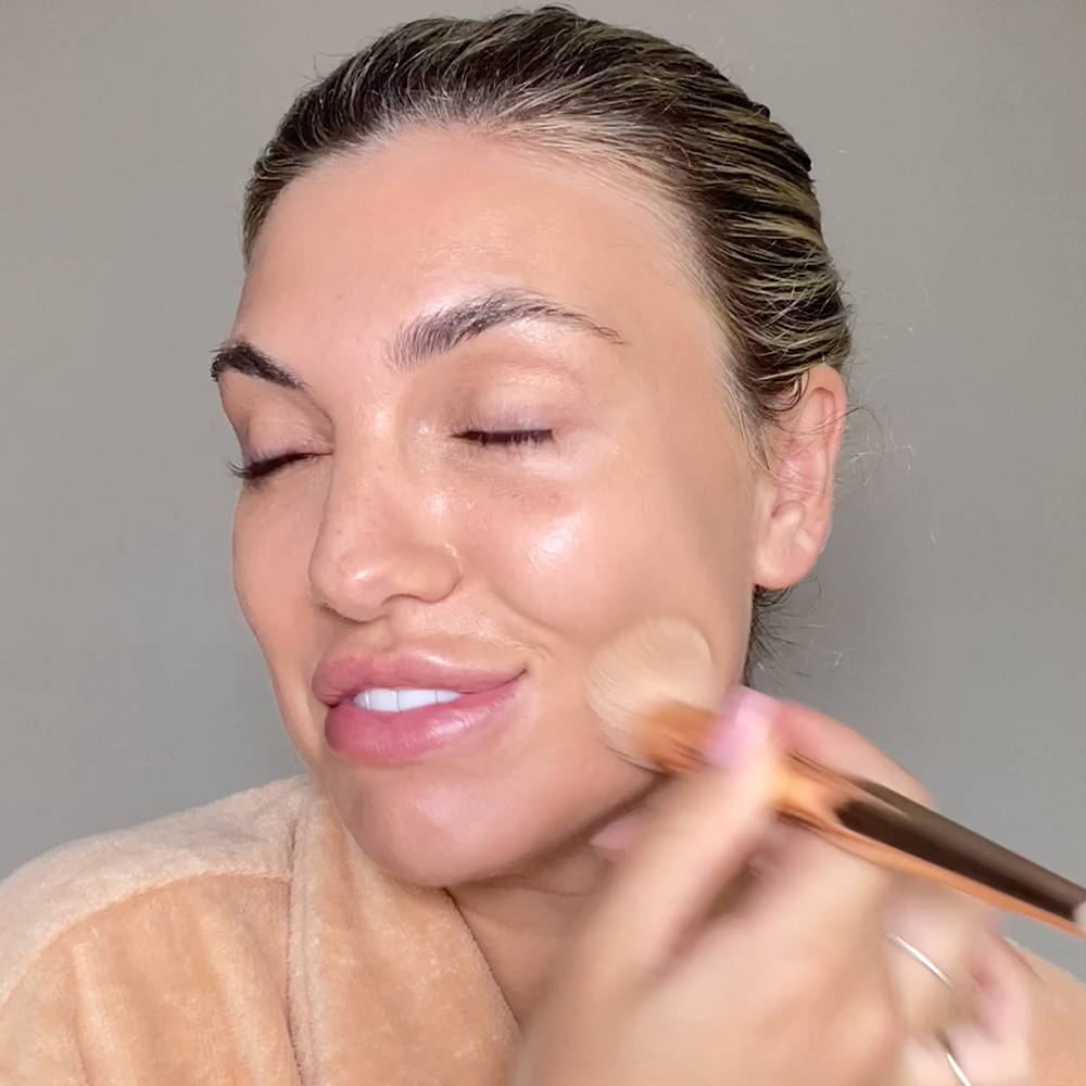 Super Smoother Blurring Skin Tint