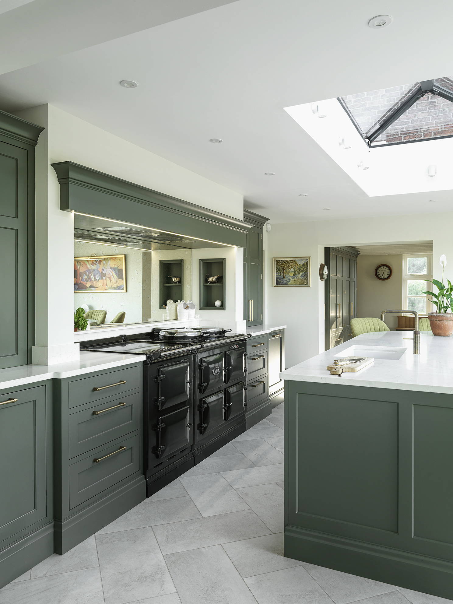 Inspiring Green Kitchen Ideas for 2024: Sage Green, Olive, Emerald and More