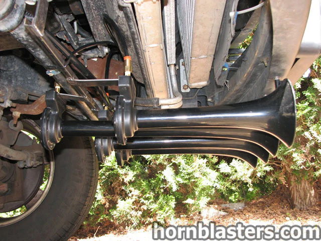 Louie's 2007 Dodge Ram 2500 Quad Cab Train Horn Install