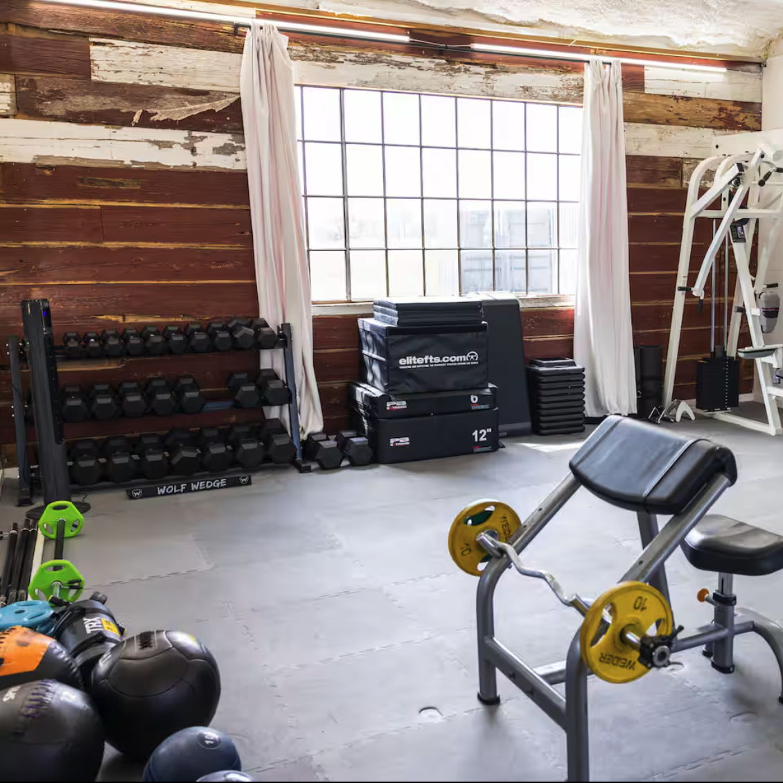 The 24/7 Gym that is available at The Halles