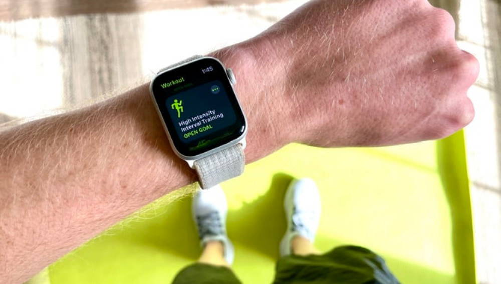 smart watch tracking workout