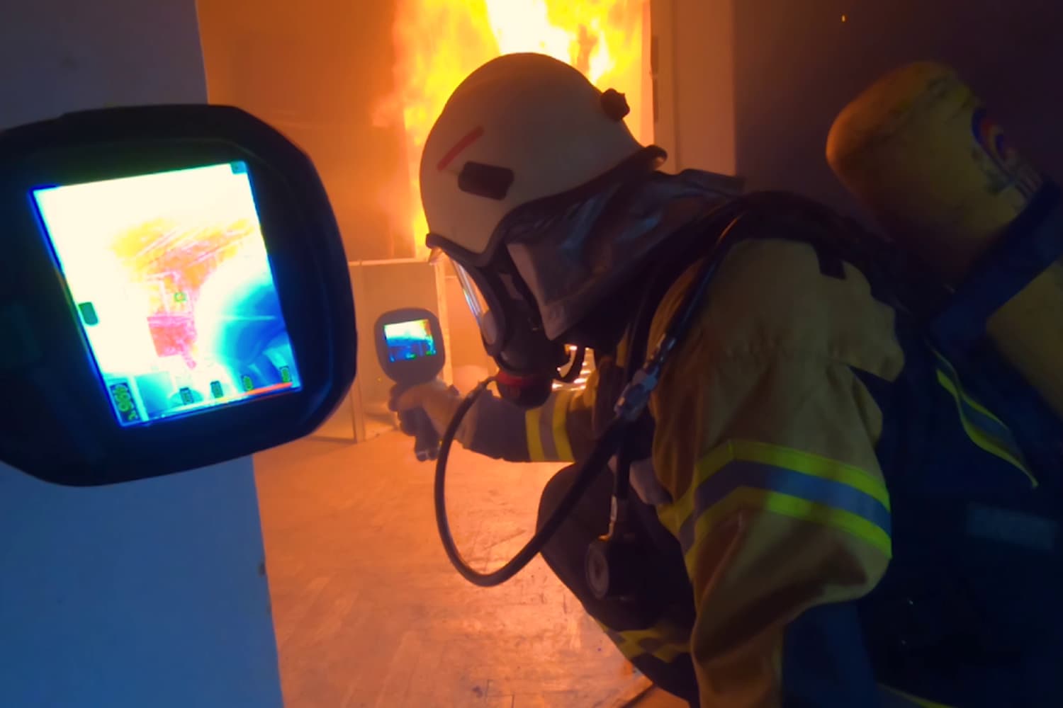 FLIR K95 wide-angle firefighting thermal imaging camera with thermal display