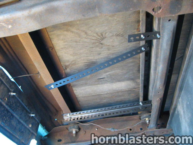 Al's 1967 Chevrolet Suburban 1500 Train Horn Install