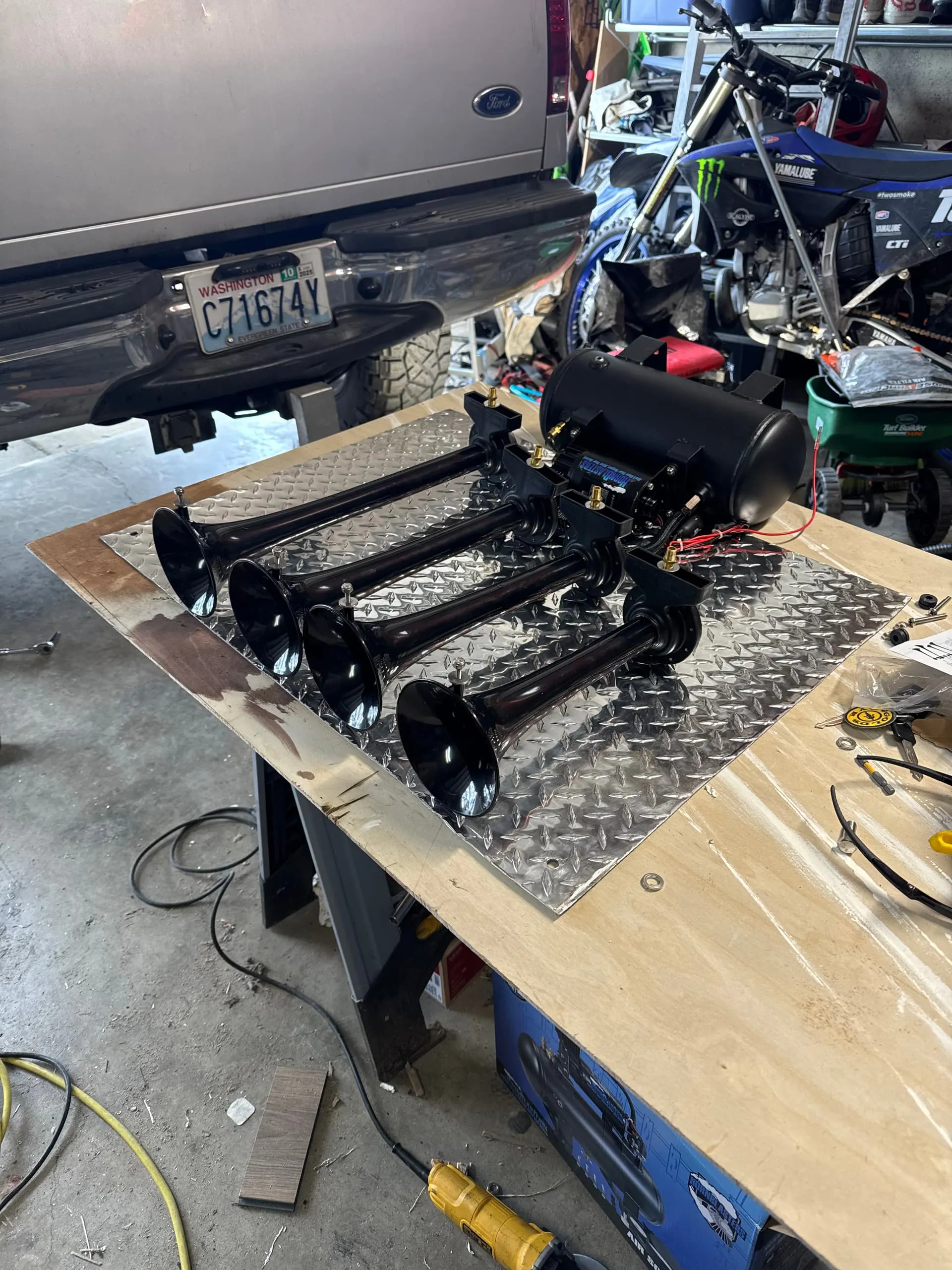 David's 2002 Ford F350 Train Horn Install