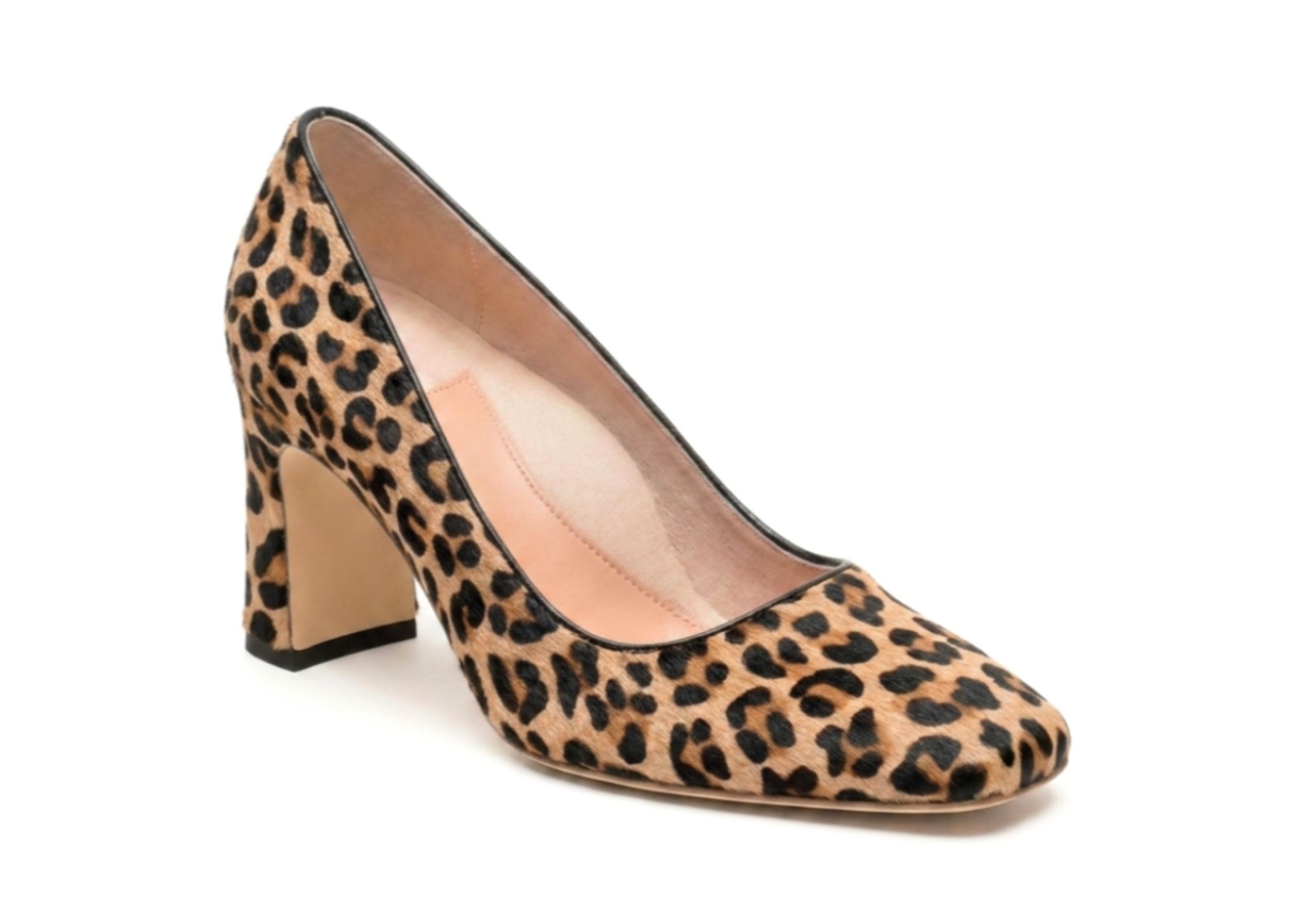 Leopard print high-heeled shoe with a chunky heel.