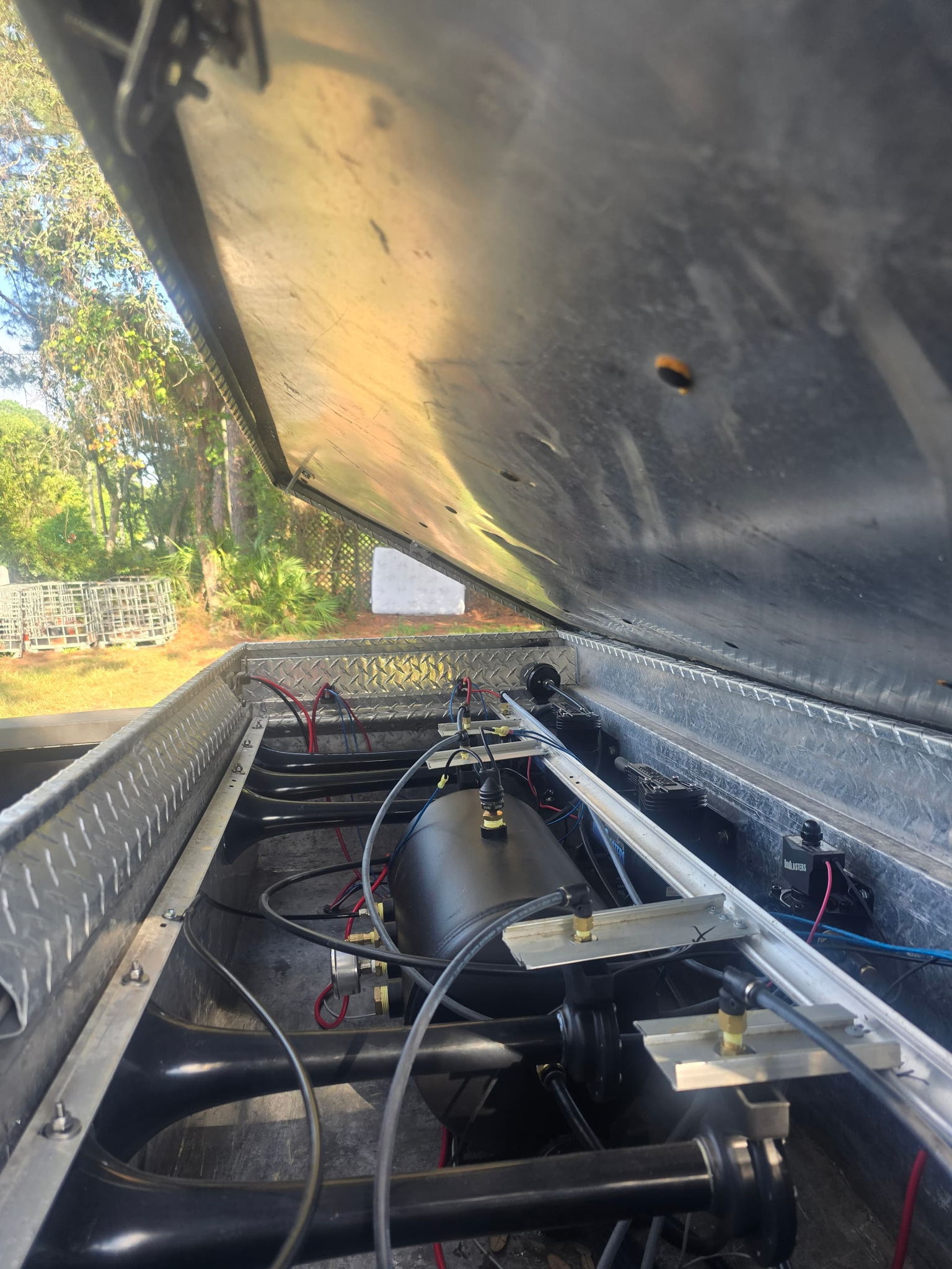 2002 Ford F350 with Shocker S6 544K Nightmare Edition Train Horn Kit installed