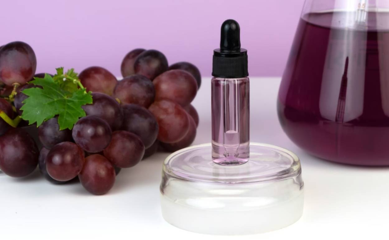 Resveratrol in grapes skin benefits in skincare 