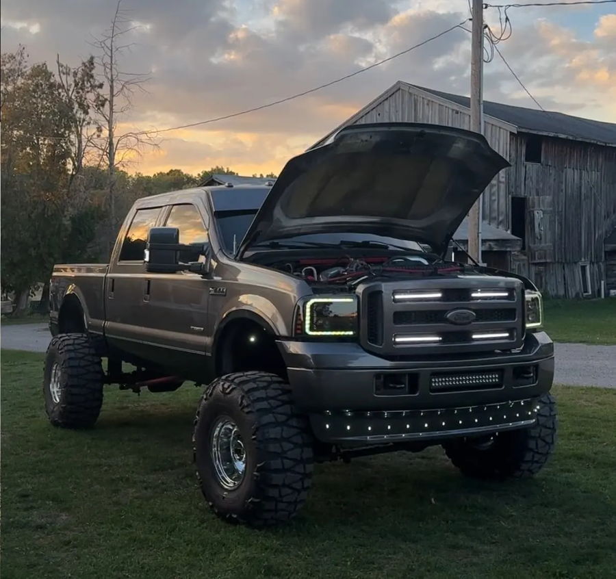 2006 Ford F250 with Conductor’s Special 2HB Spare Tire Delete Kit and S6 upgrade installed