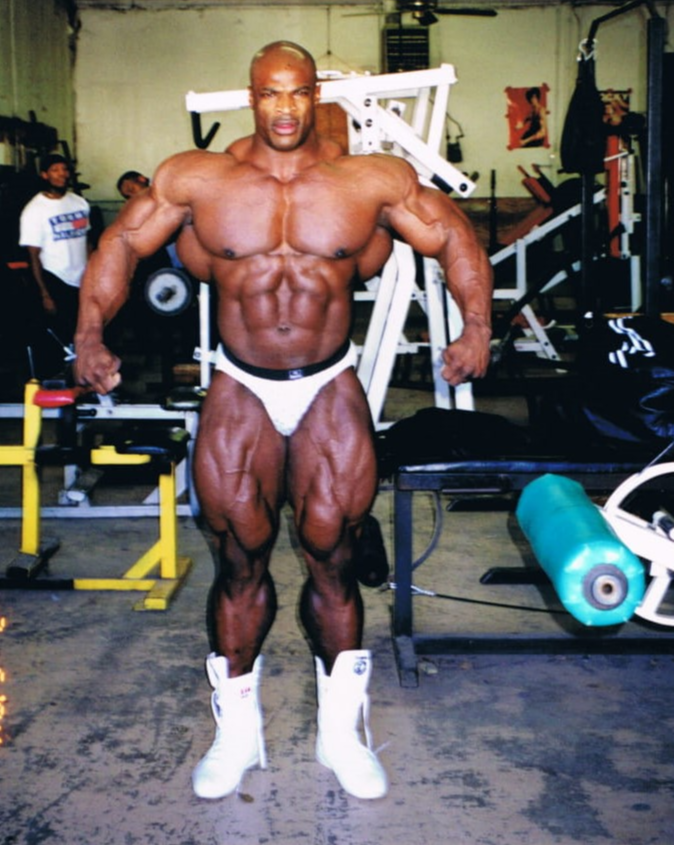 Ronnie Coleman rare photos 2 weeks out from the arnold classic 2001