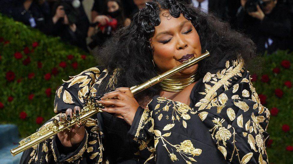 lizzo flute