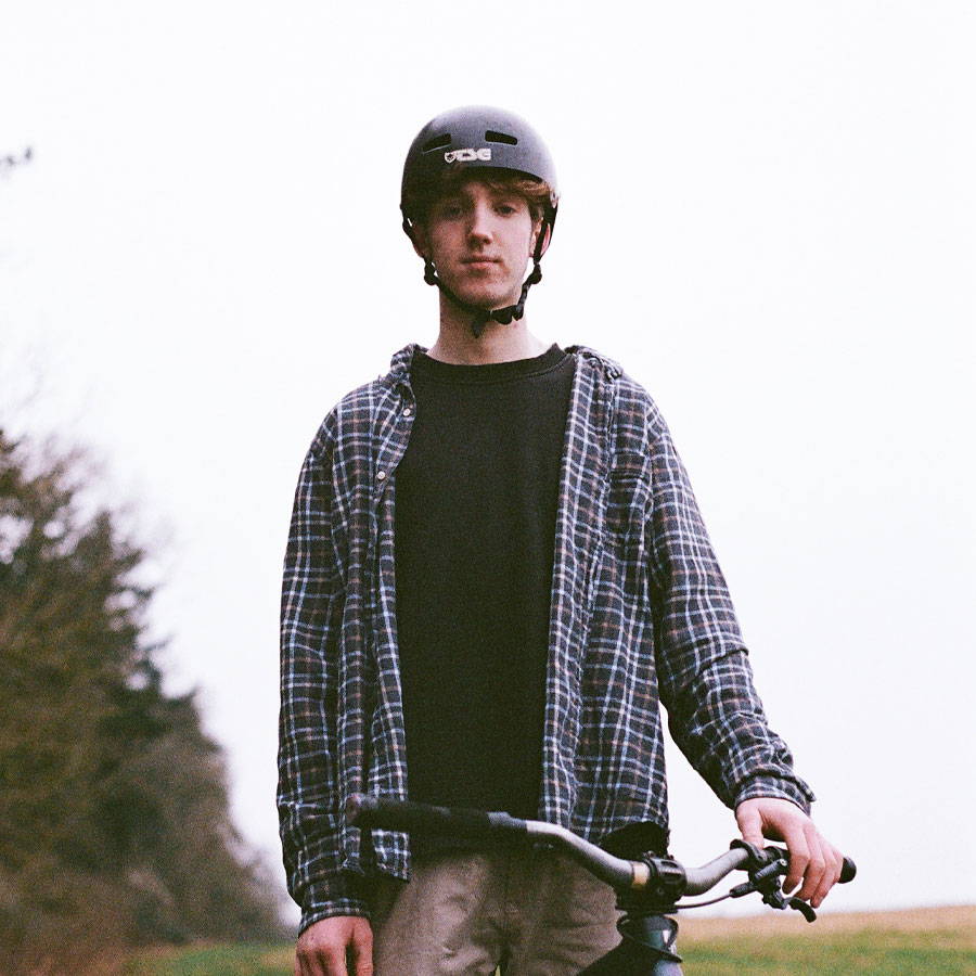 Harry Gascoyne, dirt bike rider