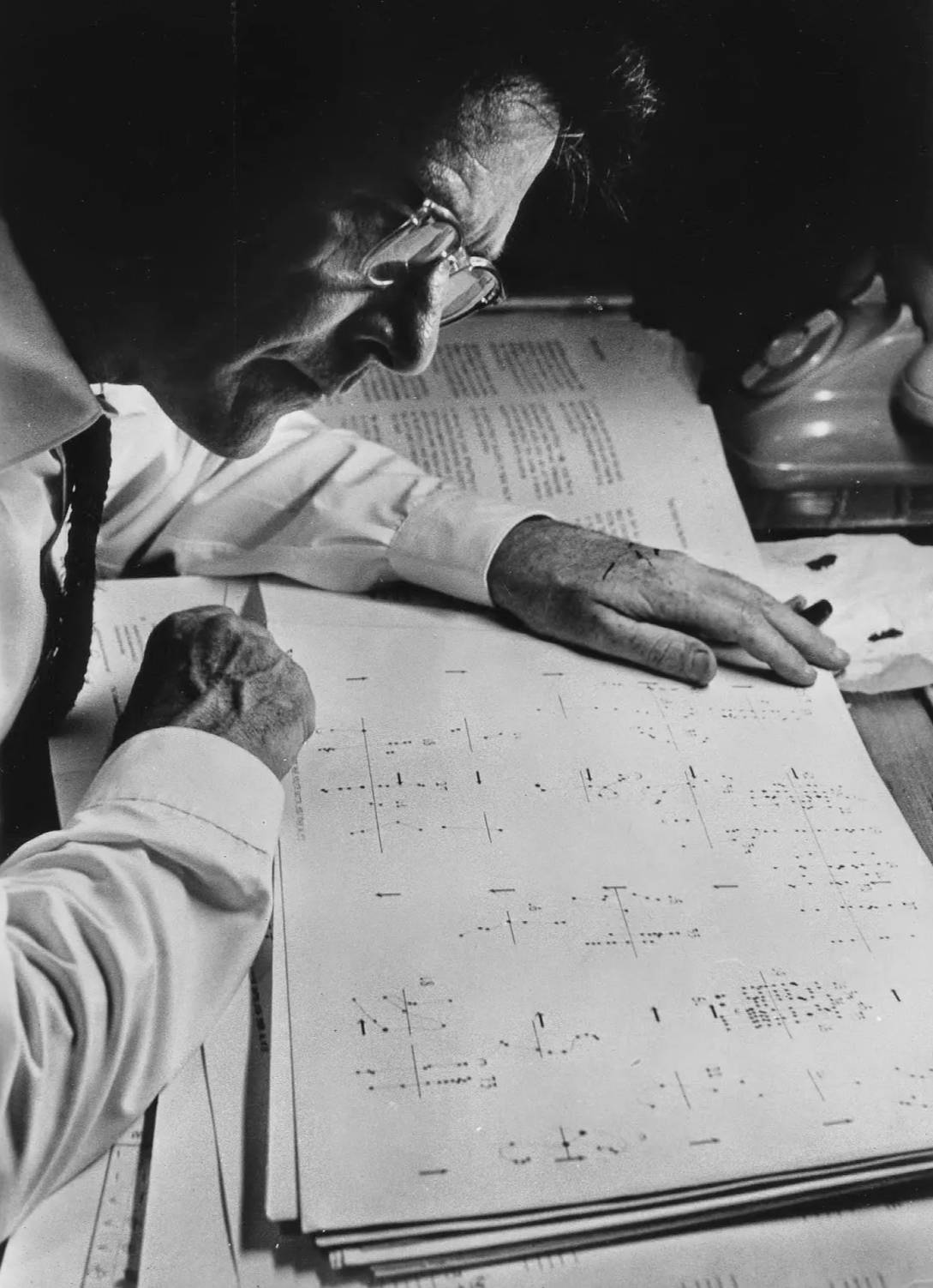 Agnes Martin working in her studio in New York in May 1961. Photography by Fritz Goro