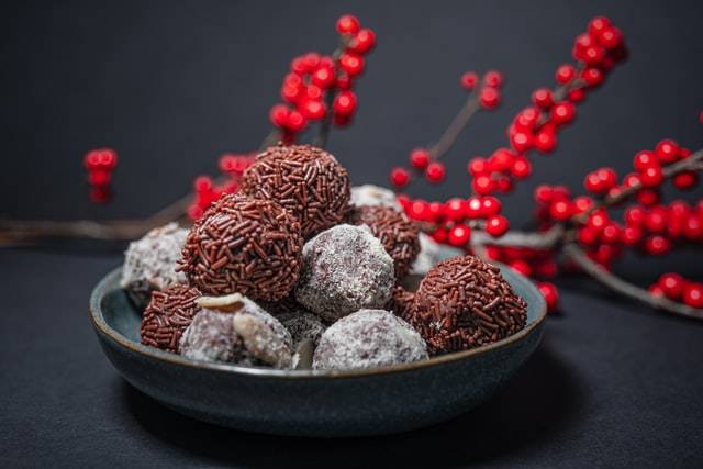 Galletas de bola de nieve especiadas saludables | muka-yoga