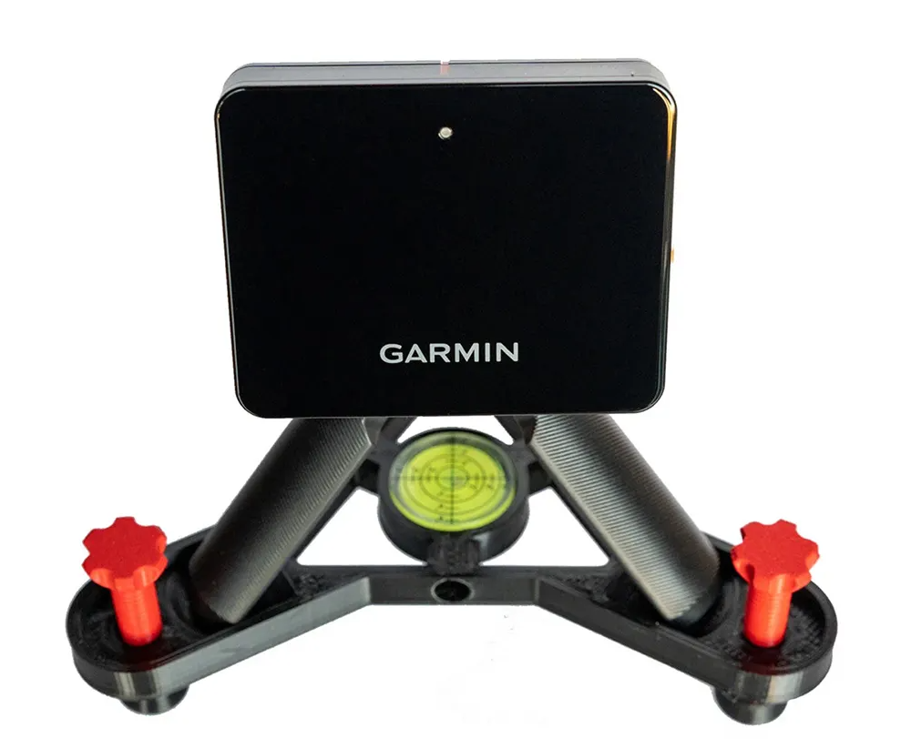 The Garmin Approach R10 on the adjustable alignment stand