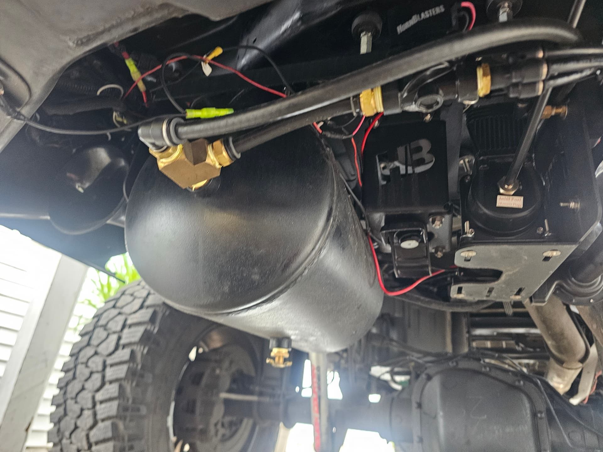 Shawn's 2015 Ford King Ranch Train Horn Install