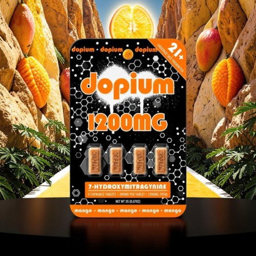 Dopium 1200mg packaging with four edible bars against a tropical background.