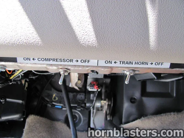 Bracket and support detail Shocker XL train horns kit on Chevrolet Silverado photo 9