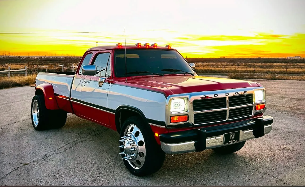 Jay's 1993 Dodge Ram D350 Spare Tire Delete Kit install gallery photo 2