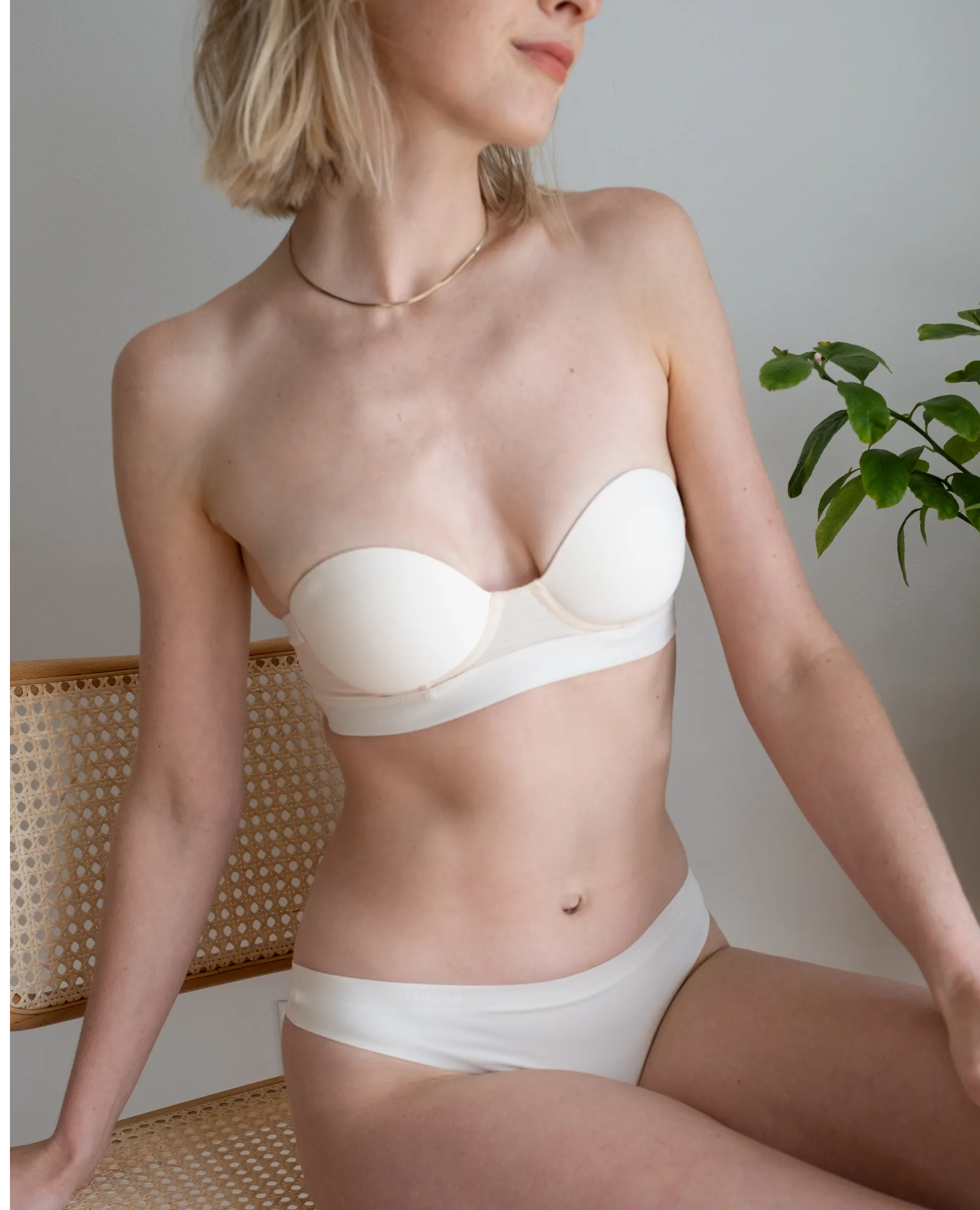 b cup size the best bras for small busts in white strapless bra