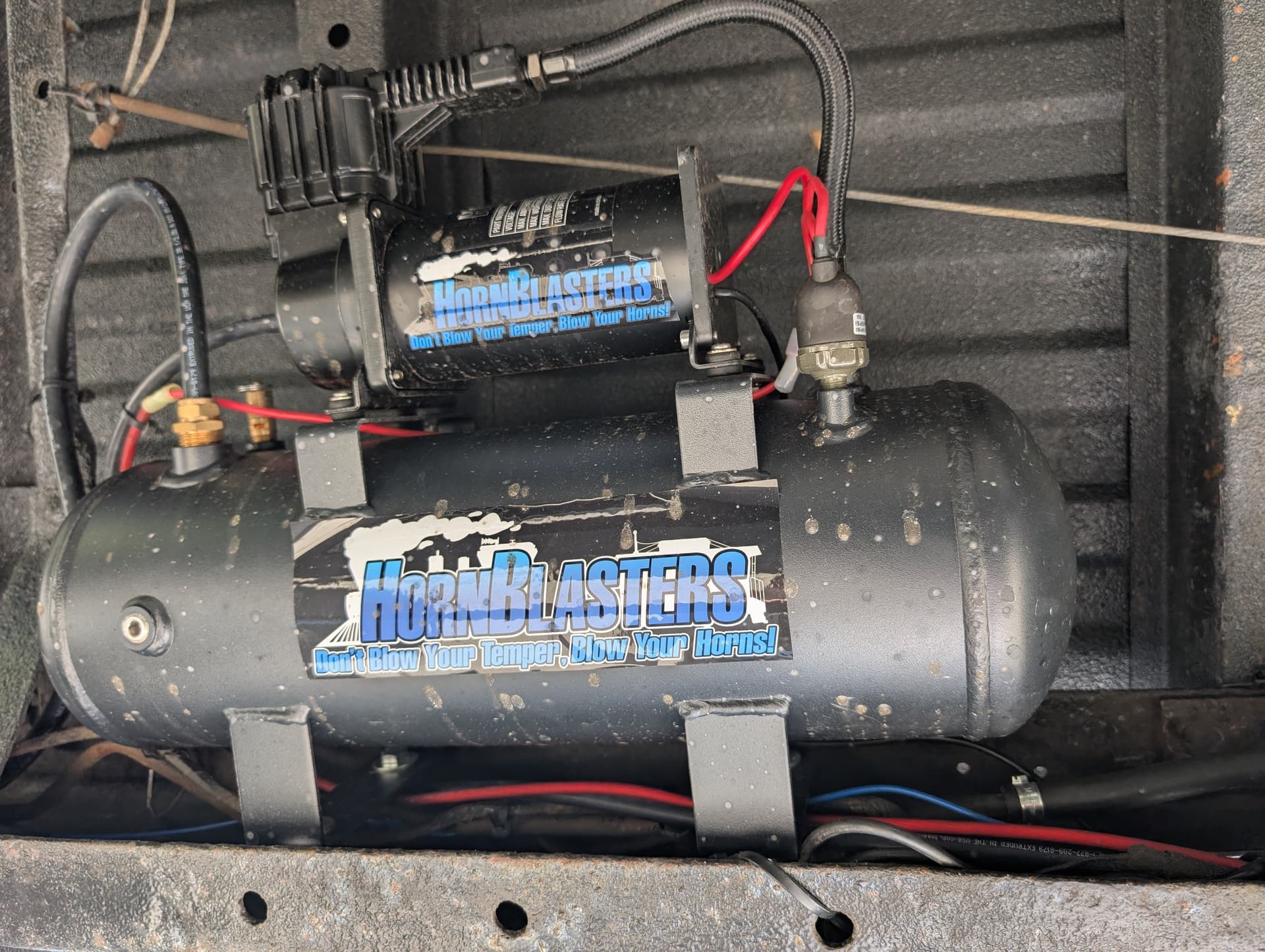 1978 Ford F250 with Conductor’s Special 228H Train Horn Kit installed