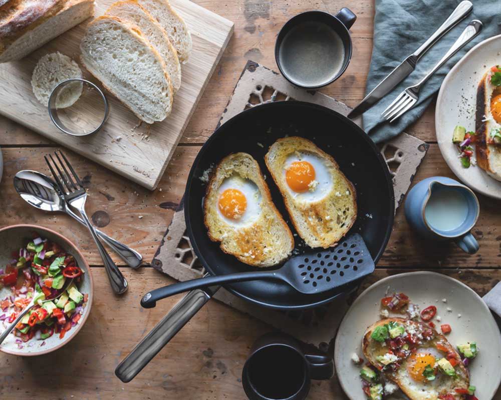 Weekend Eggs woth Avocado Salsa