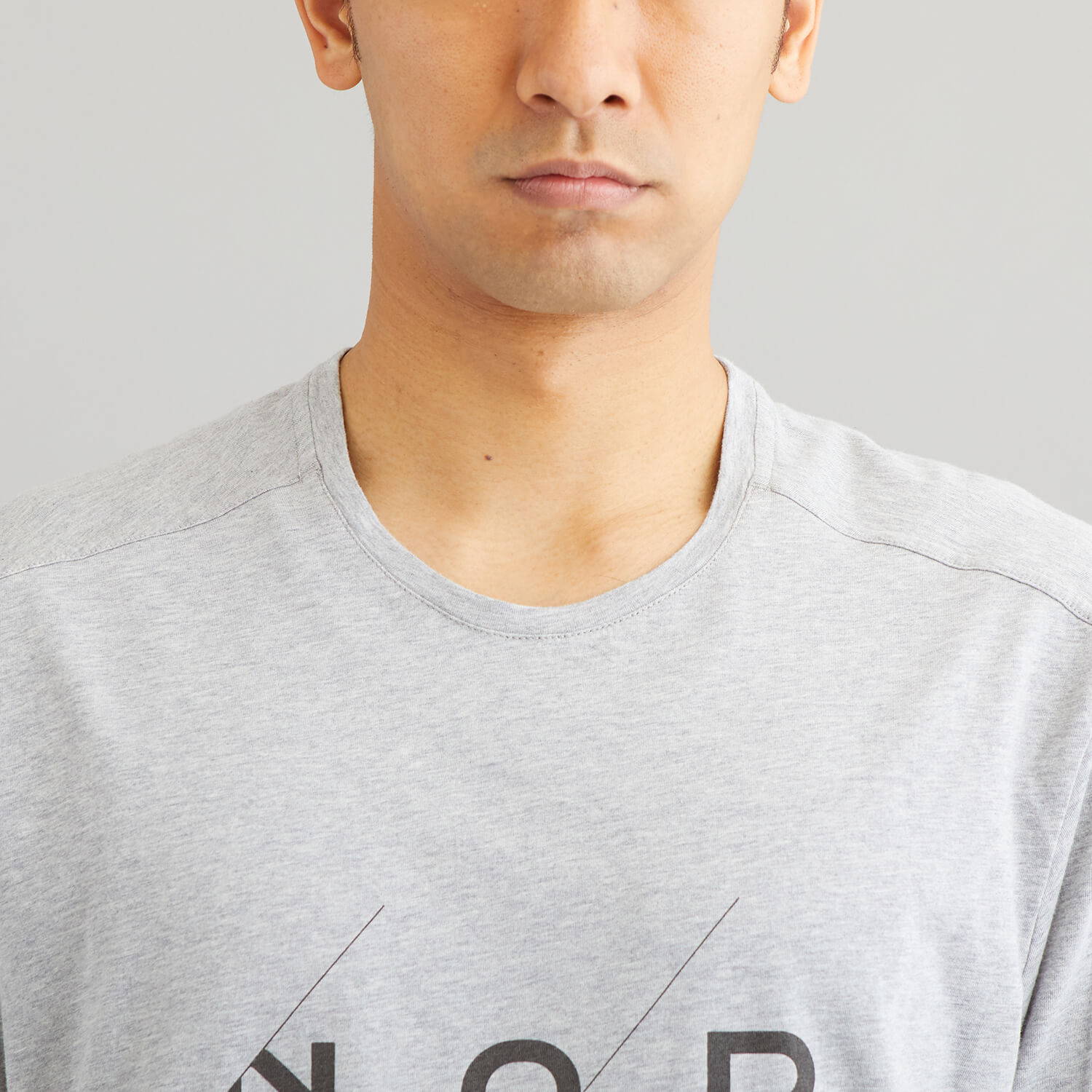 NORRONA（ノローナ）/29コットン スラントロゴTシャツ/グレー/MENS