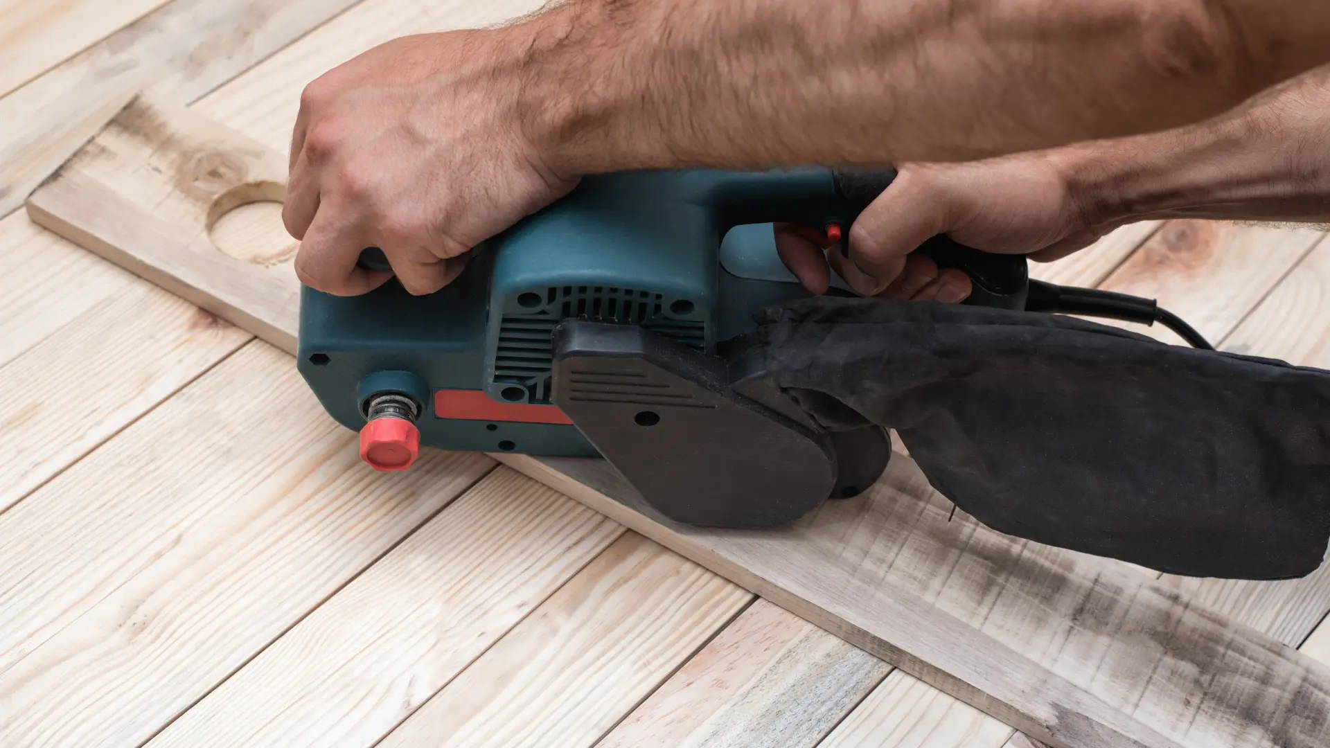 scribing wood with belt sander