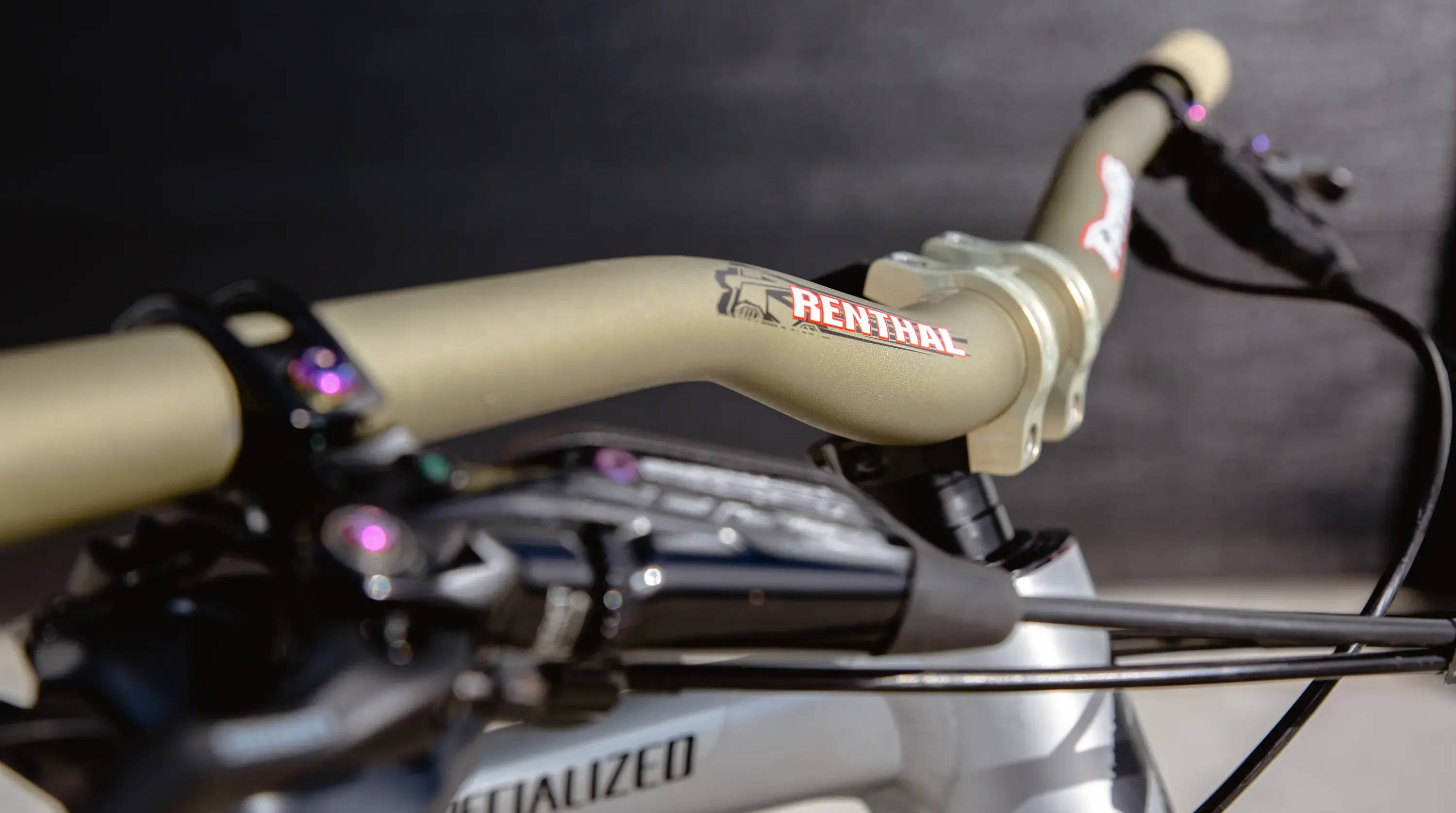 renthal apex 35 mountain bike stem with renthal fatbars attached on a stumpjumper evo alloy