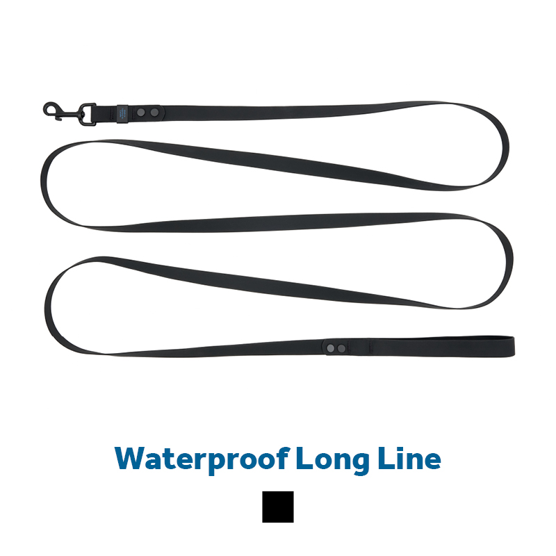 Waterproof long line dog leash in black color.