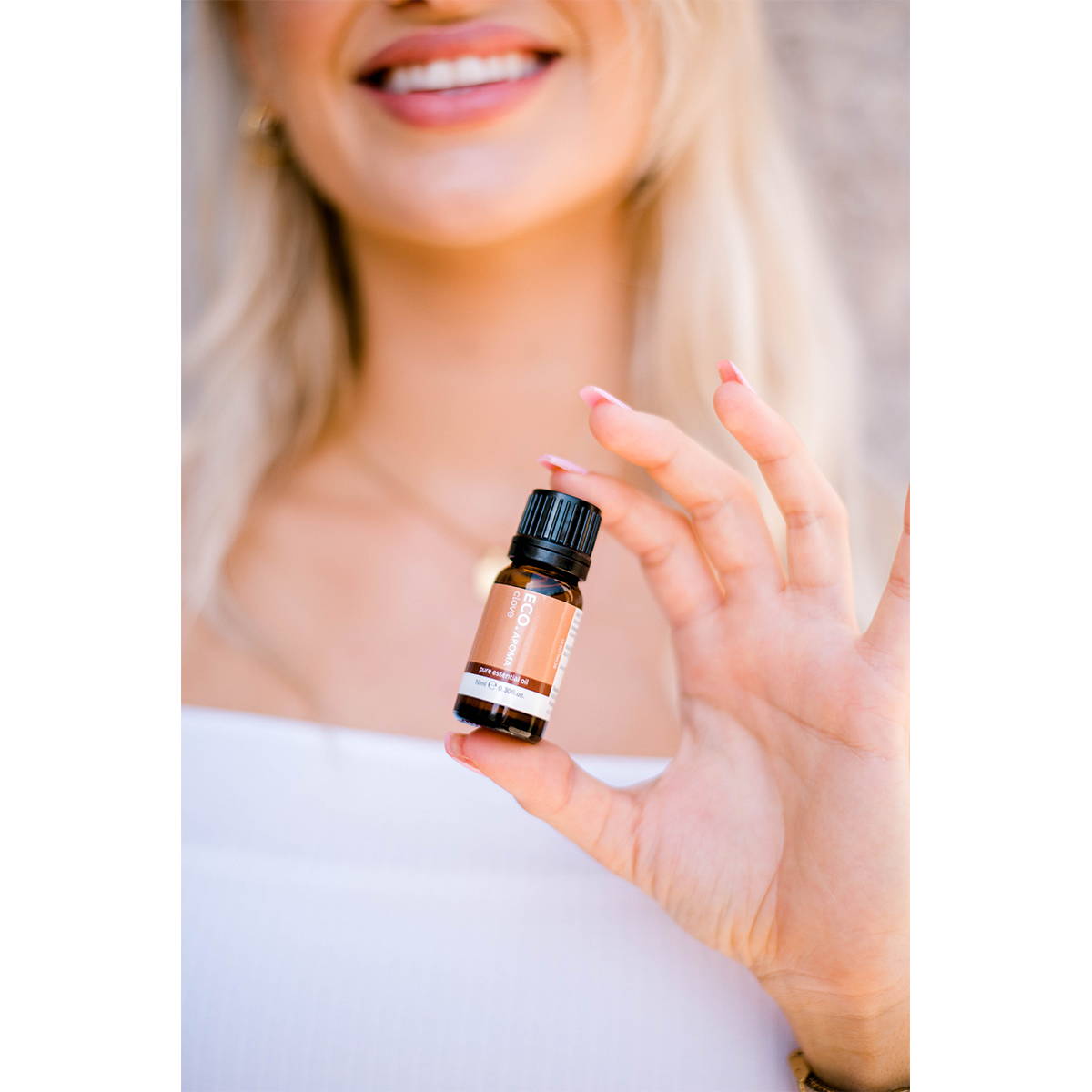 uses and benefits of clove essential oil