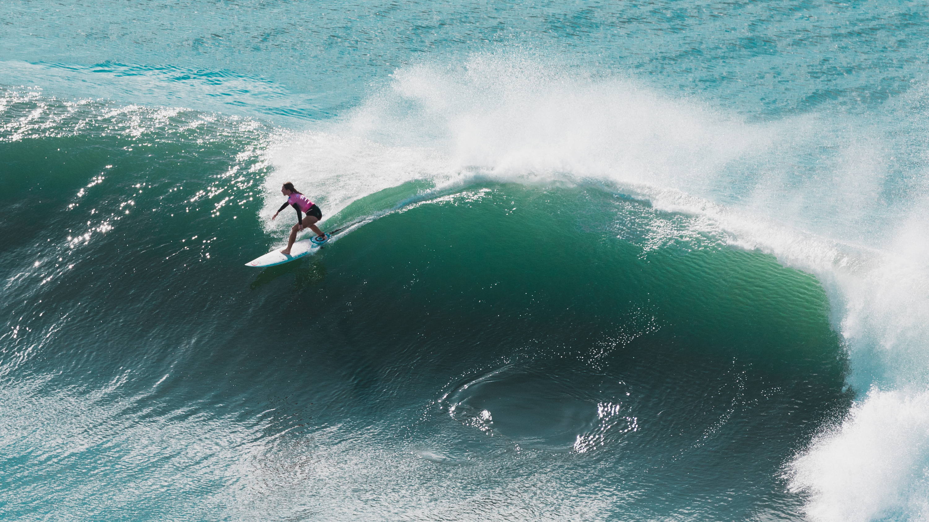 Nikki van Dijk attacks the waves at the Beachwaver Maui Pro Women's Surf Championships