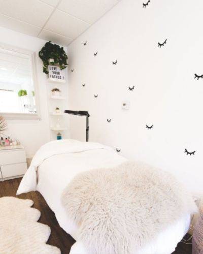 Lash Room Decor And How To Make Your Lash Bed More Comfortable