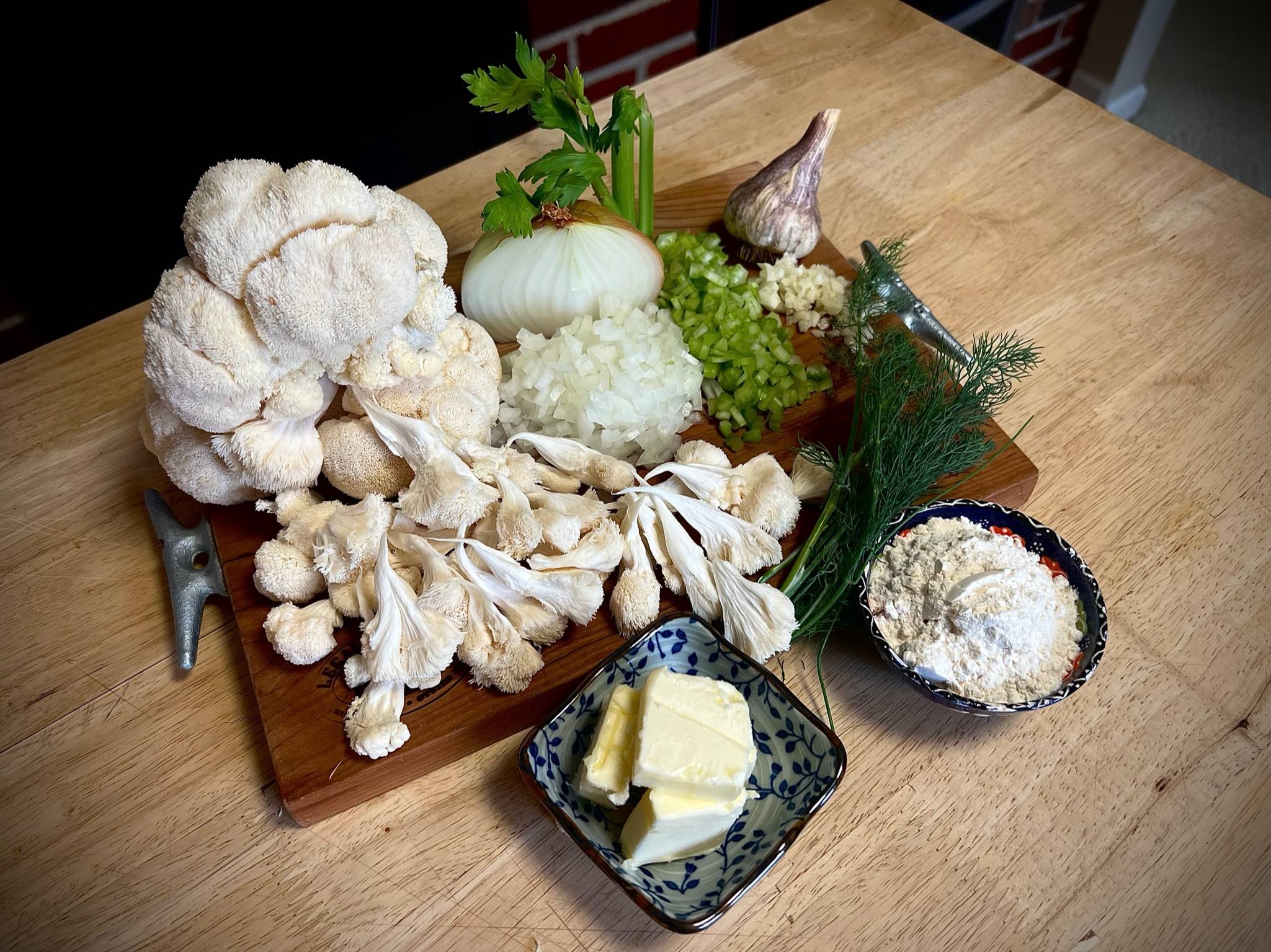 Lion's mane with other ingredients