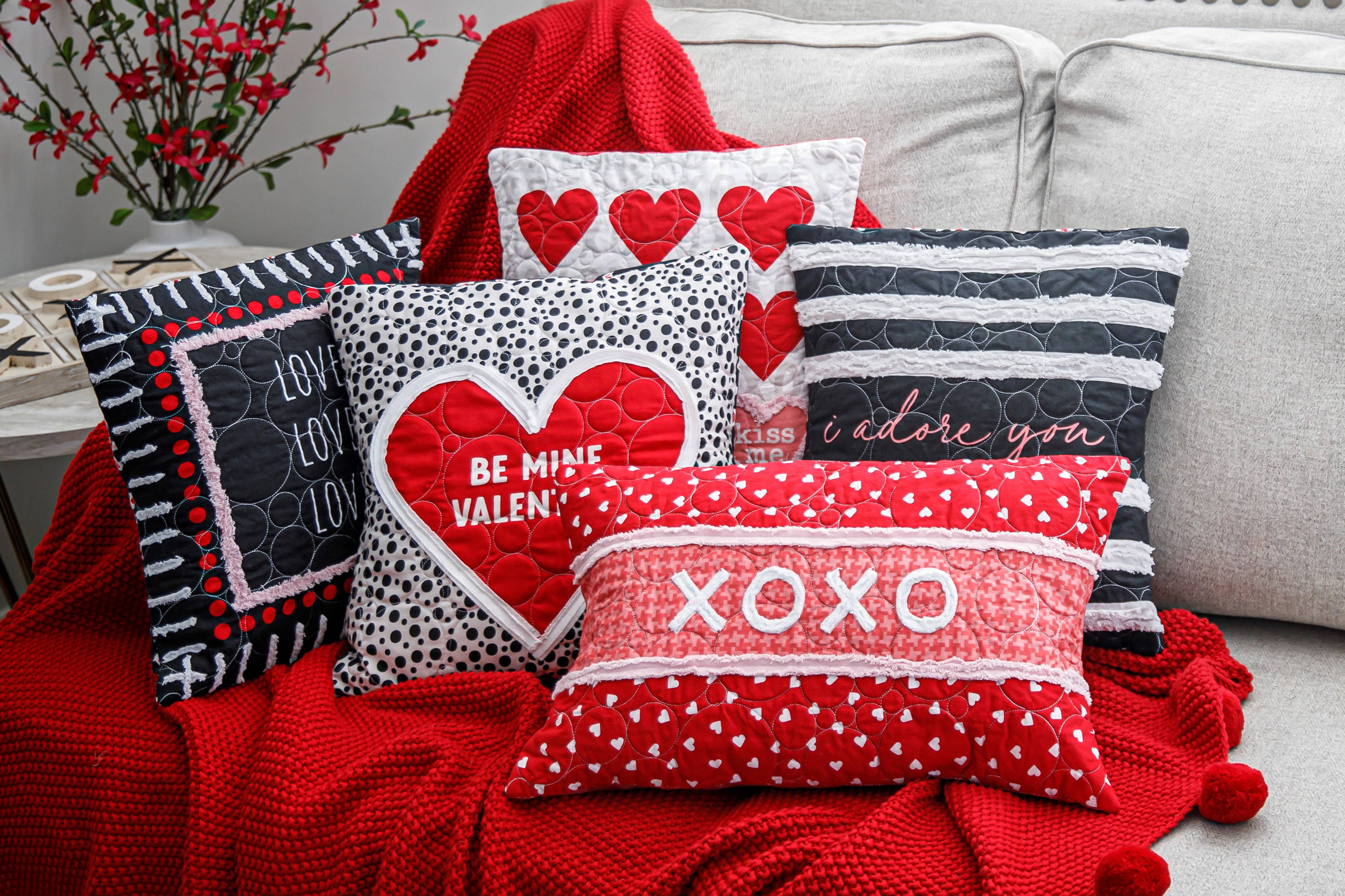 XOXO pillow panel Valentine's day sewing project for gifts or decor
