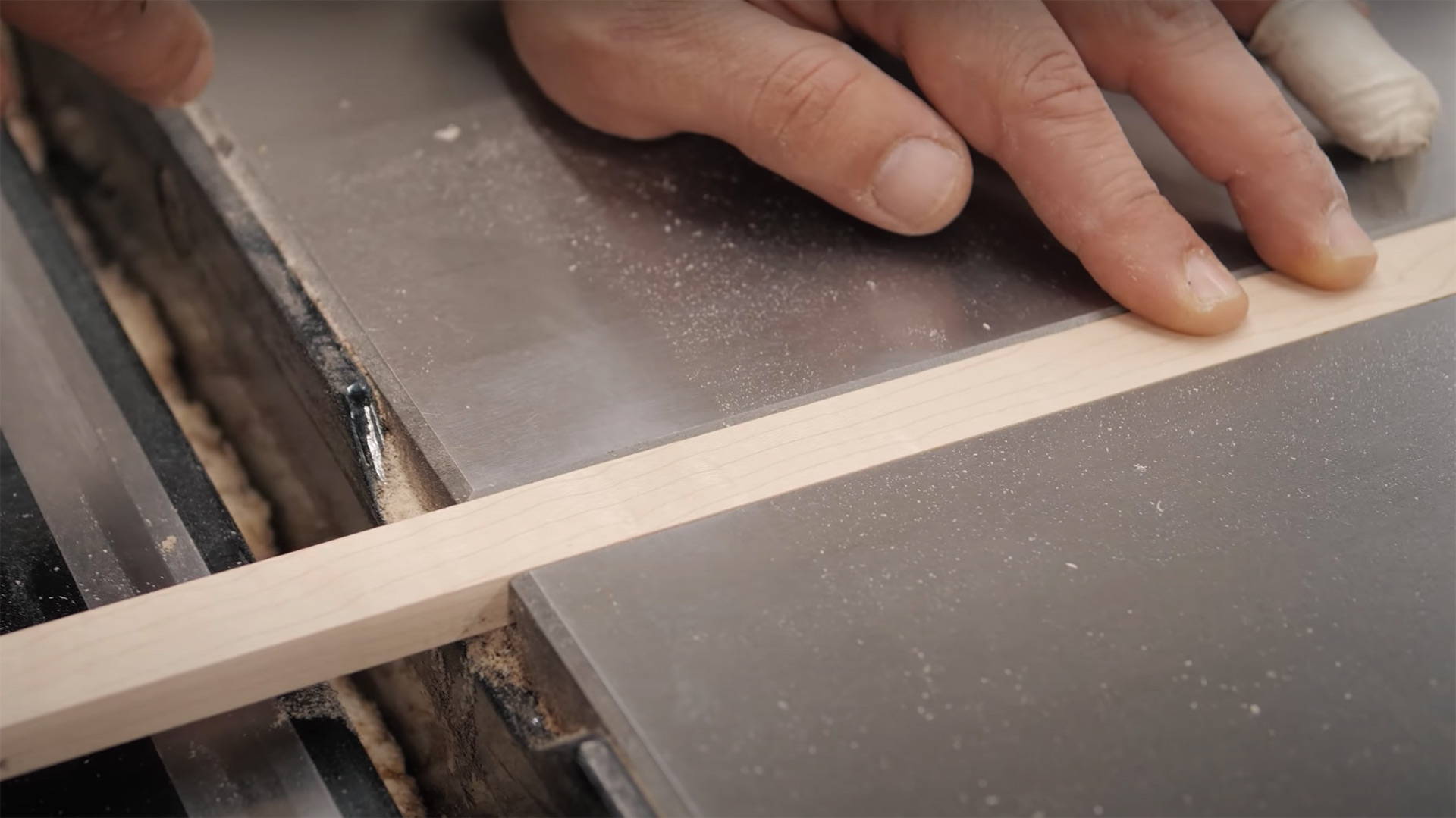 Make an Ultra-Square Crosscut Sled (5 Cut Method Calculator Included)