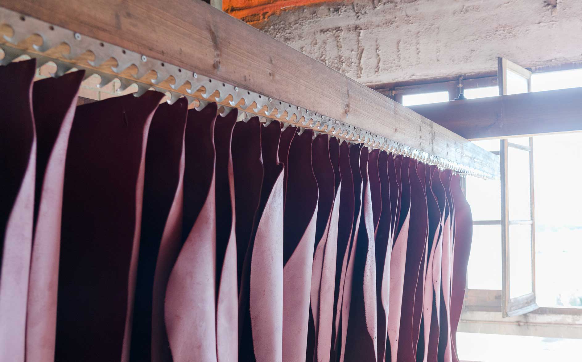 full grain leather tannery for atelier madre manuel dreesmann barcelona