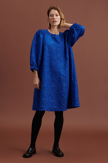 Nirisa Puff Sleeve Dress in the Color Surf the Web Blue | Masai Copenhagen