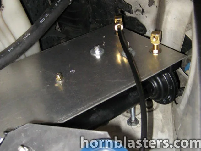 Horn component and mounting view on Richard's Ram 1500 photo 4