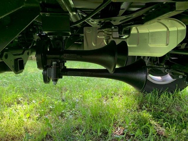 Jeremy's 2020 Jeep Gladiator Train Horn Install