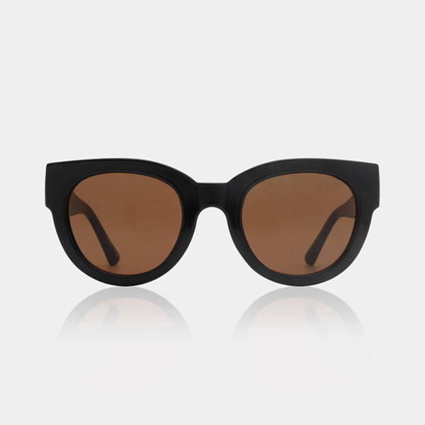 A product image of the A.Kjaerbede Lilly sunglasses in Black.