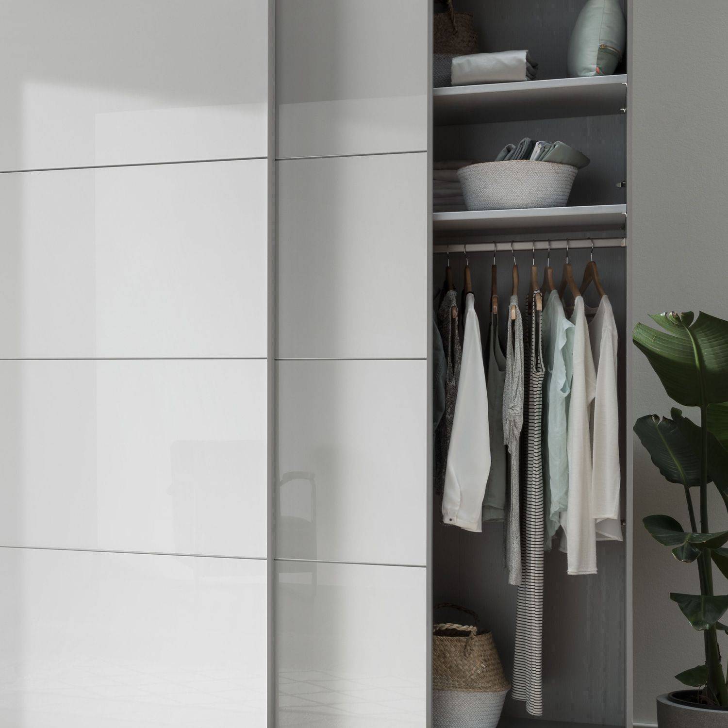 Creative & Customise Your Own Wardrobe At BF Home