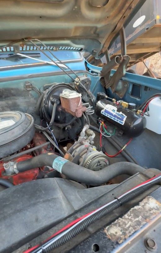 Sammy's 1976 Chevy K10 Train Horn Install