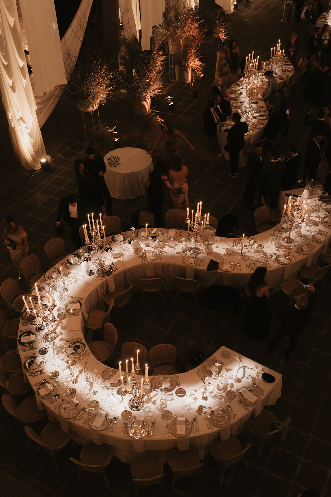 Extravagant table display 