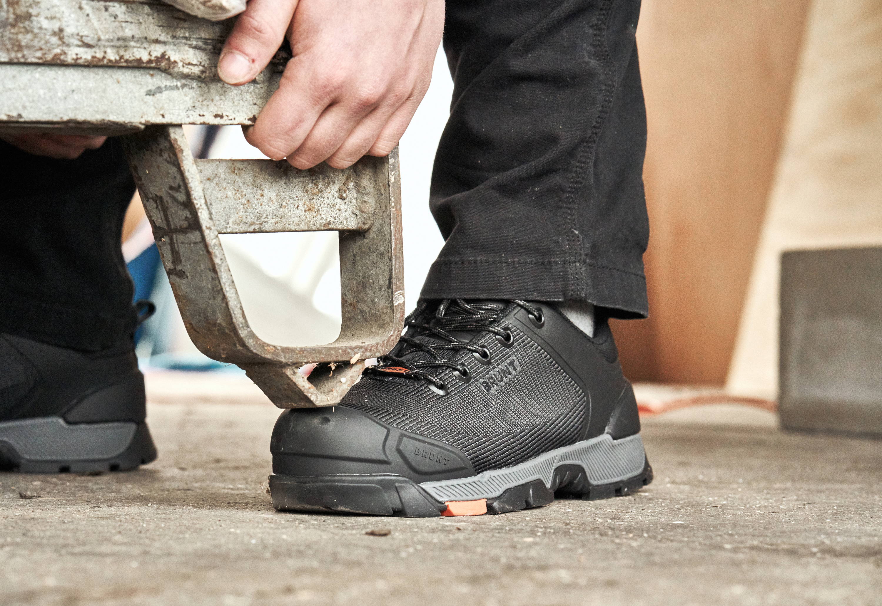 Best Work Boots & Shoes For Mechanics | BRUNT Workwear