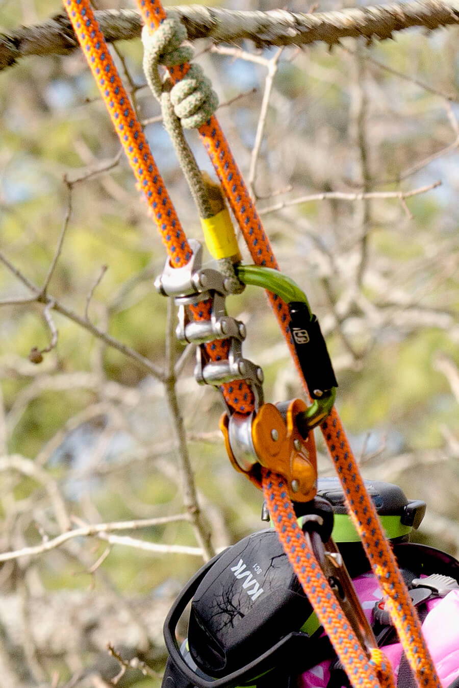 The Petzl ZigZag in a climbing set-up