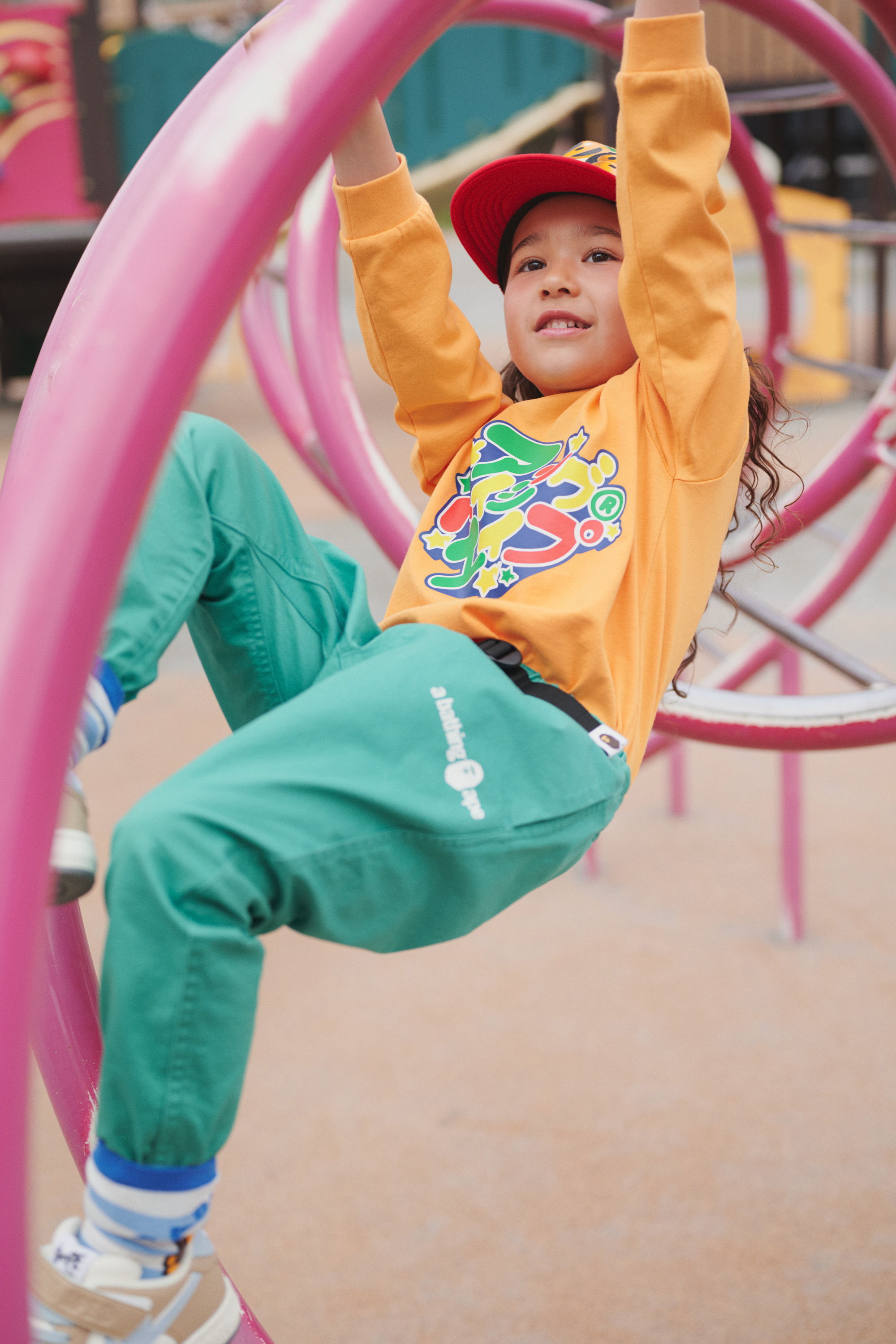 BAPE KIDS Tシャツとフルーツ柄タンクトップセット90cm正規品 STRAWBERRY MILO FRILL TEE | bape.com