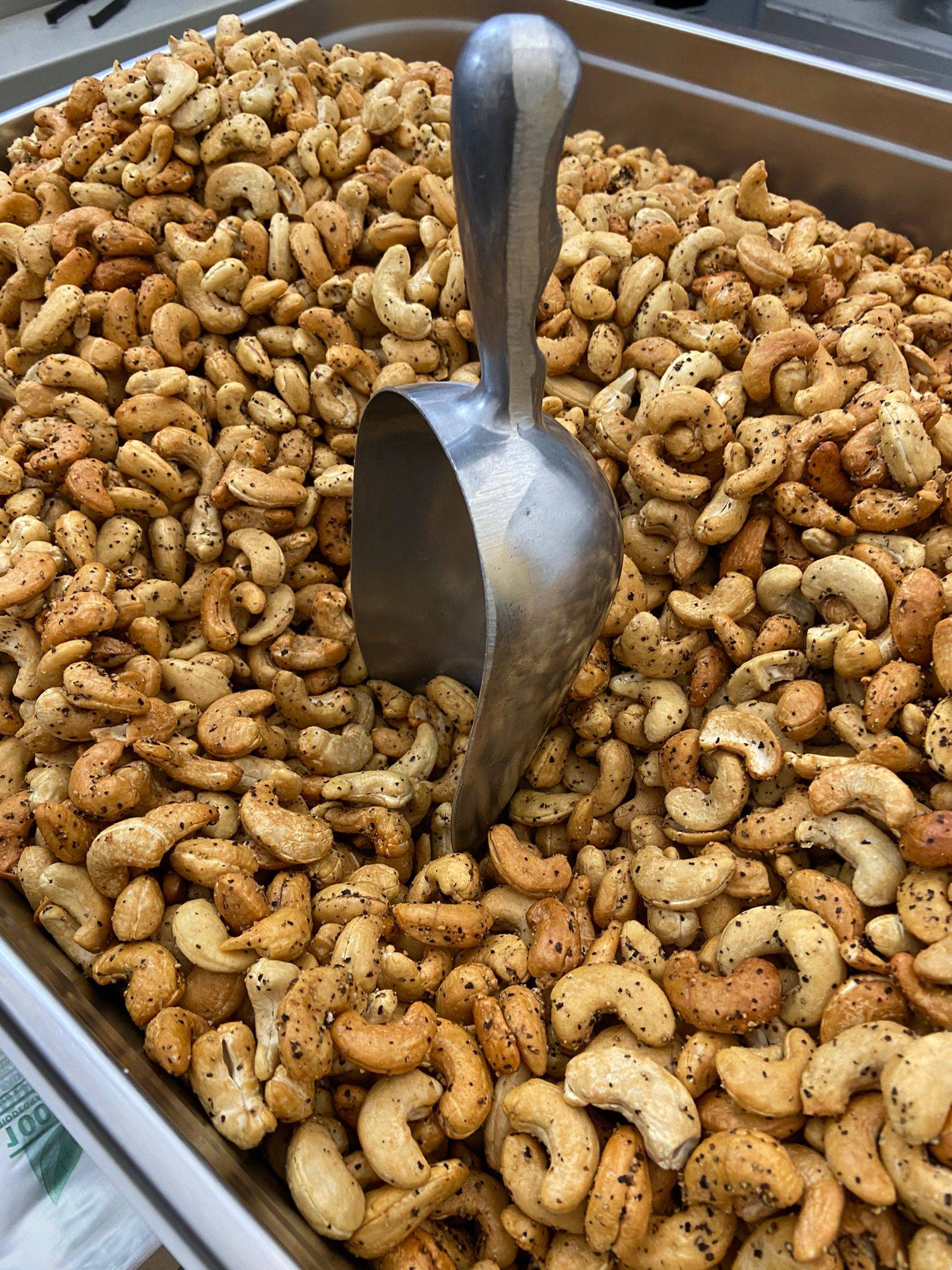 Seasoned roasted cashew nuts