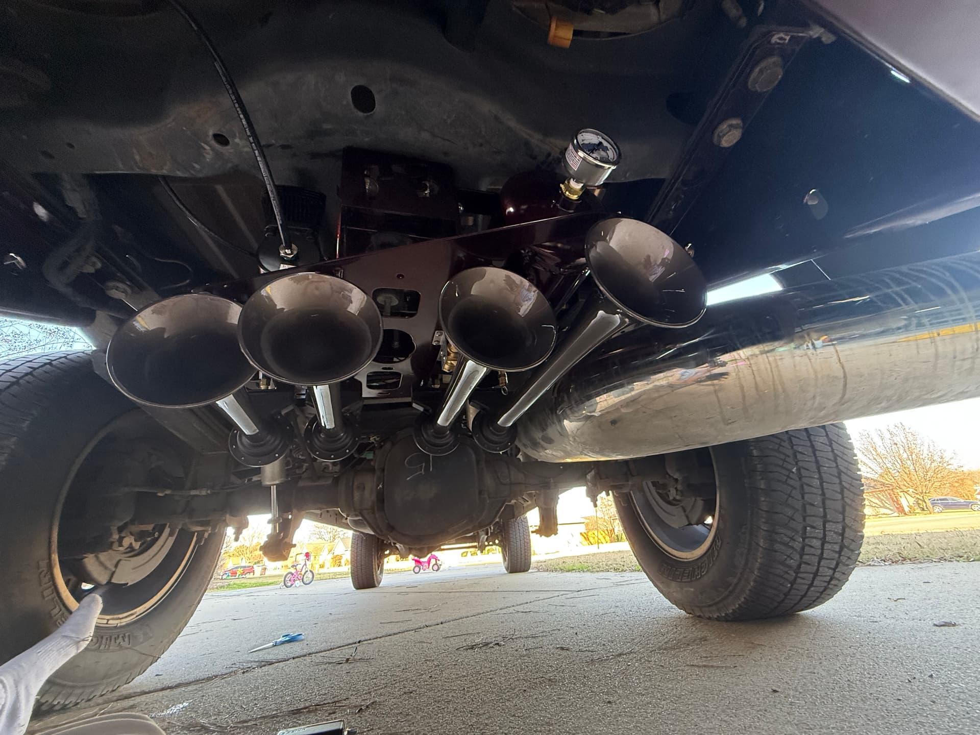 Skyler's 2015 Ford F250 Lariat Train Horn Install with Spare Tire Delete Kit