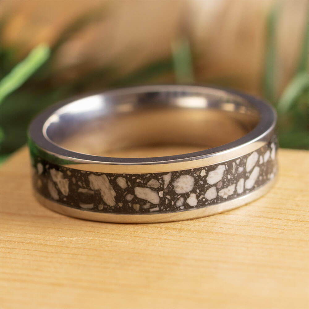 Pet Memorial Ring with Ashes in Black Enamel