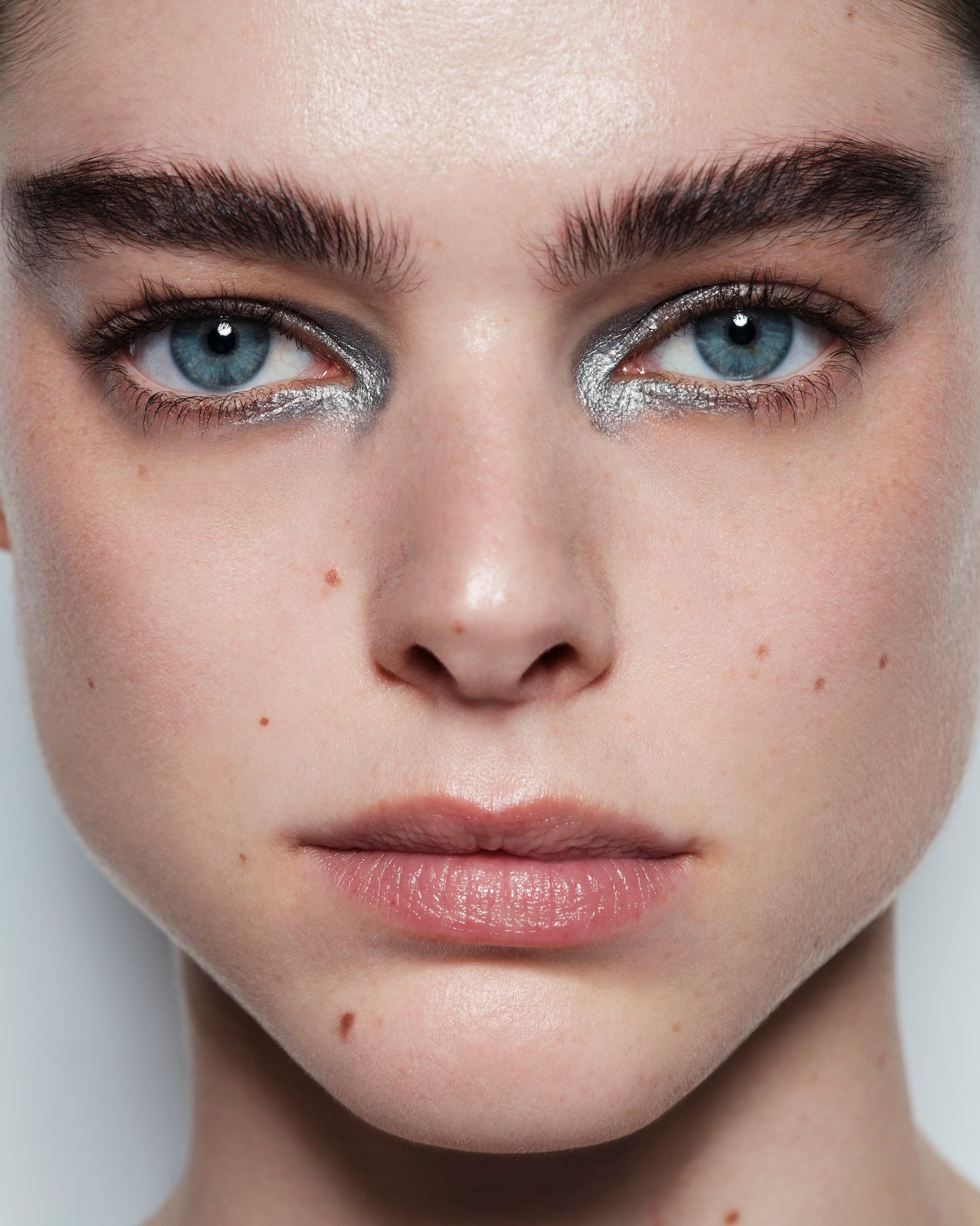 #seo: Satin Kajal Liner Sea Gray